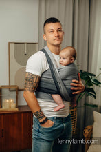 Laden Sie das Bild in den Galerie-Viewer, Lenny Lamb Woven Baby Wrap/Vävd sjal - LITTLE HERRINGBONE OMBRE GREY - 100% bomull
