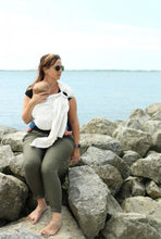 Load image into Gallery viewer, Yaro Ring Sling - Broken Twill 33 Ring Sling - 100% cotton
