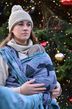 Load image into Gallery viewer, Yaro ringsjal - Mama Bear Duo Black Ice/Blue Wool Linen Ring Sling - 45% bomull, 30% merinoull, 25% linne - Utförsäljning!
