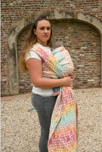 Ladda upp bild till gallerivisning, Yaro ringsjal - Petals Ultra Bonbon Rainbow Linen Ring Sling - 60% bomull, 30% linne, 5% seacell och 5% kapok
