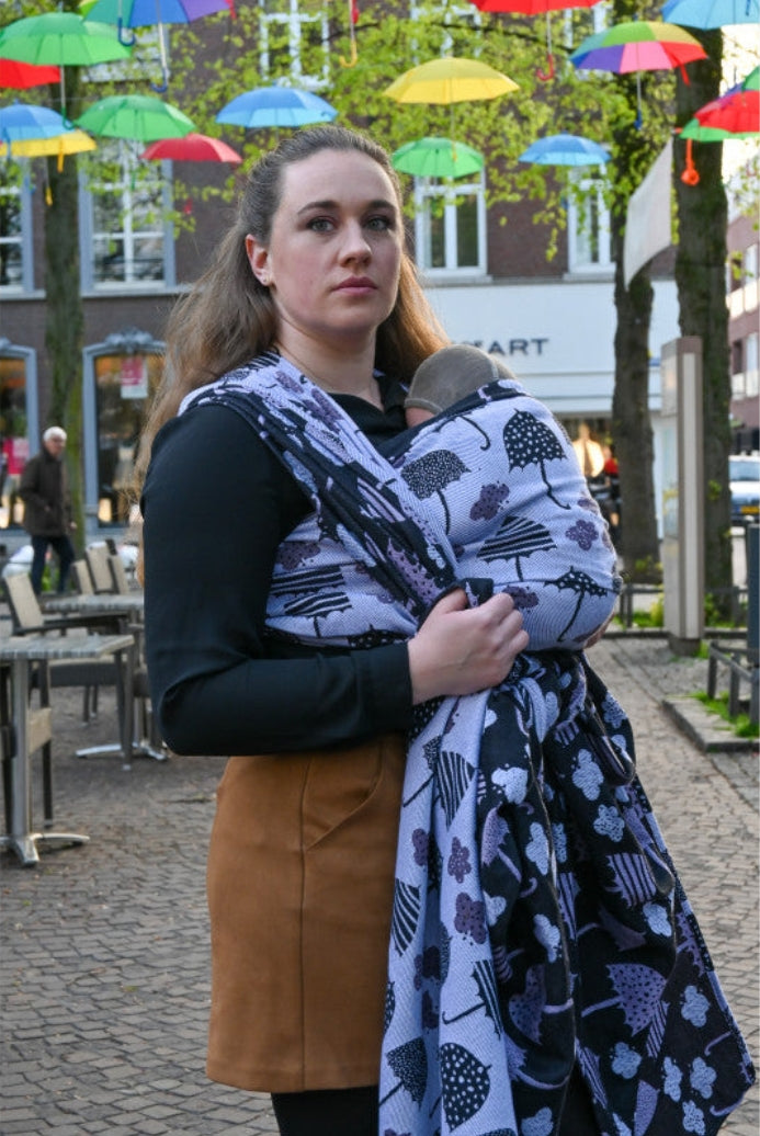 Yaro ringsjal - Rainfall Duo Black Lavender White Seacell Ring Sling - 90% bomull, 10% seacell - Utförsäljning!