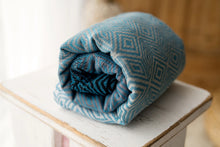 Ladda upp bild till gallerivisning, Little Frog Baby Wrap - Tencel Atmosphere Cube - 78% kammad bomull, 22% tencel
