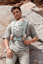 Laden Sie das Bild in den Galerie-Viewer, Flip X Baby Carrier - Heart2Heart Mint - 100% ekologisk bomull
