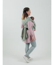 Laden Sie das Bild in den Galerie-Viewer, ISARA QuickTie Carrier - Sage Green Linen - 100% linne
