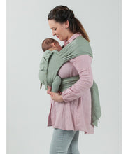 Laden Sie das Bild in den Galerie-Viewer, ISARA QuickTie Carrier - Sage Green Linen - 100% linne
