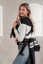 Laden Sie das Bild in den Galerie-Viewer, WrapStar Baby Carrier - Leo Luan från Fiona Erdmann - 100% ekologisk bomull
