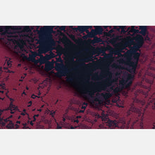 Load image into Gallery viewer, Yaro vävd sjal - Runes Trinity Fuchsia Navy Paper Kapok - 60% bomull, 25% papper, 15% kapok - Utförsäljning!
